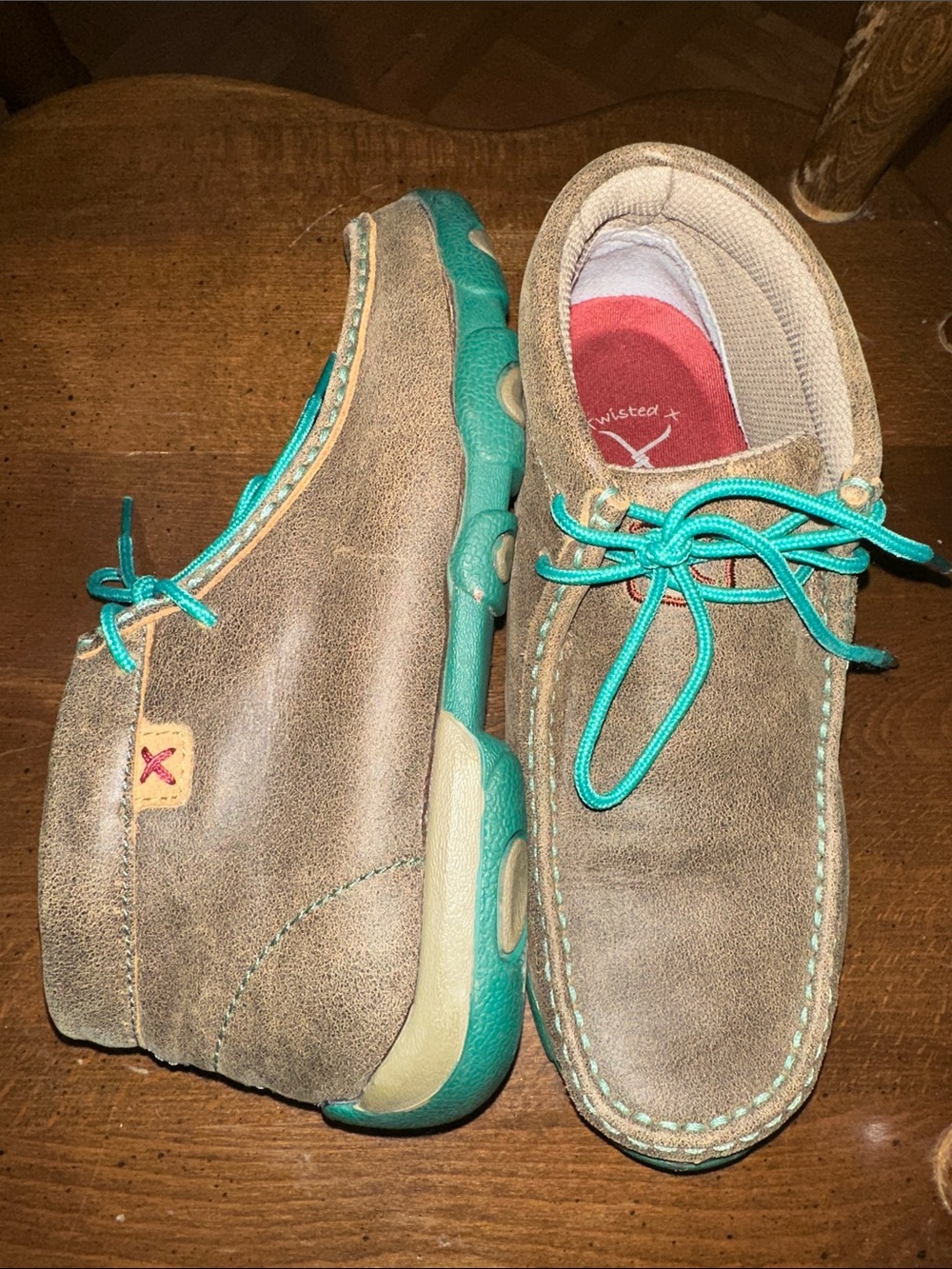 Twisted X Womens Tan Shoes with Teal Accents size 6W